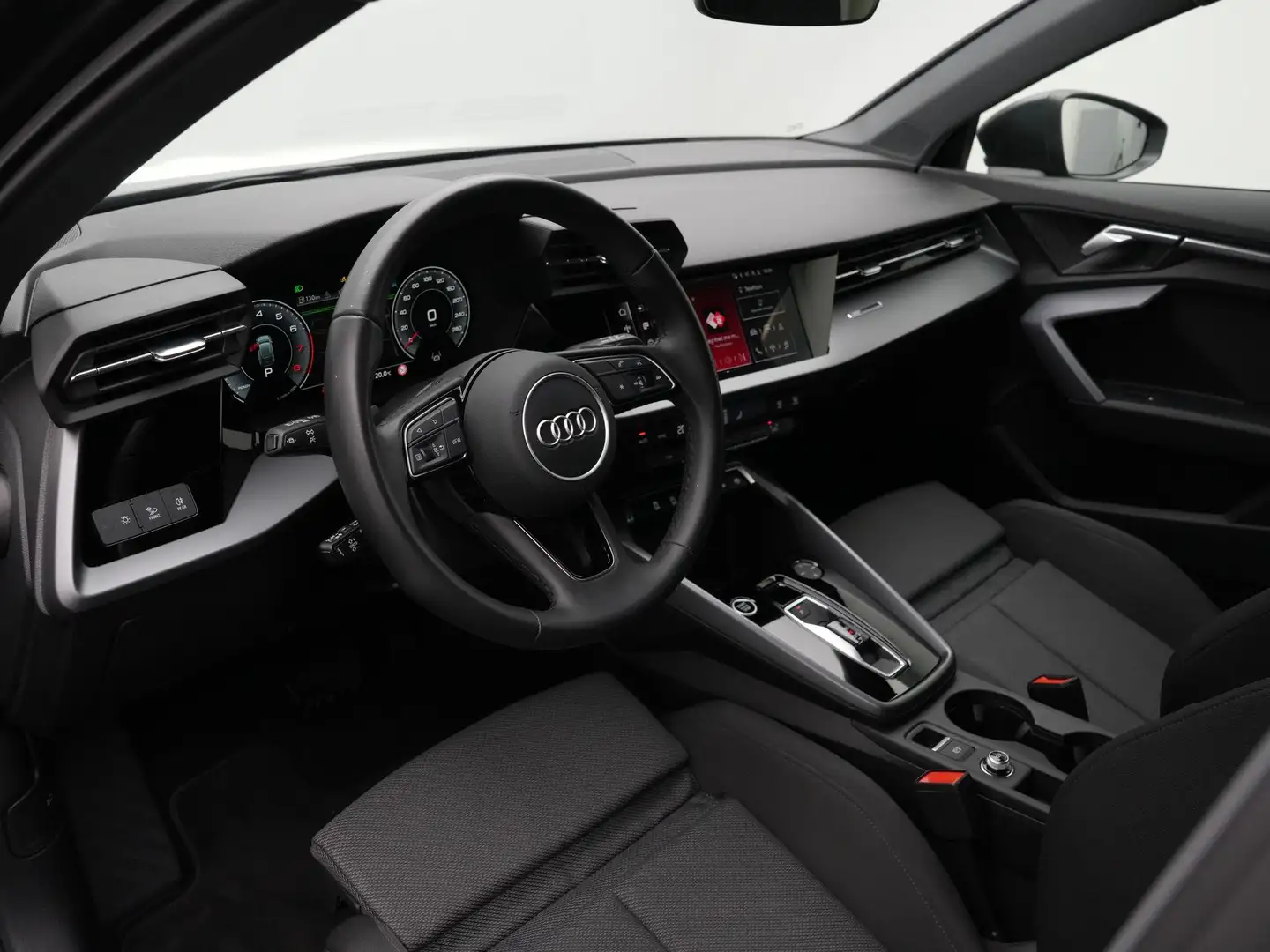 Audi A3 Sportback 35 TFSI 150 pk S-tronic Advanced edition Gris - 2