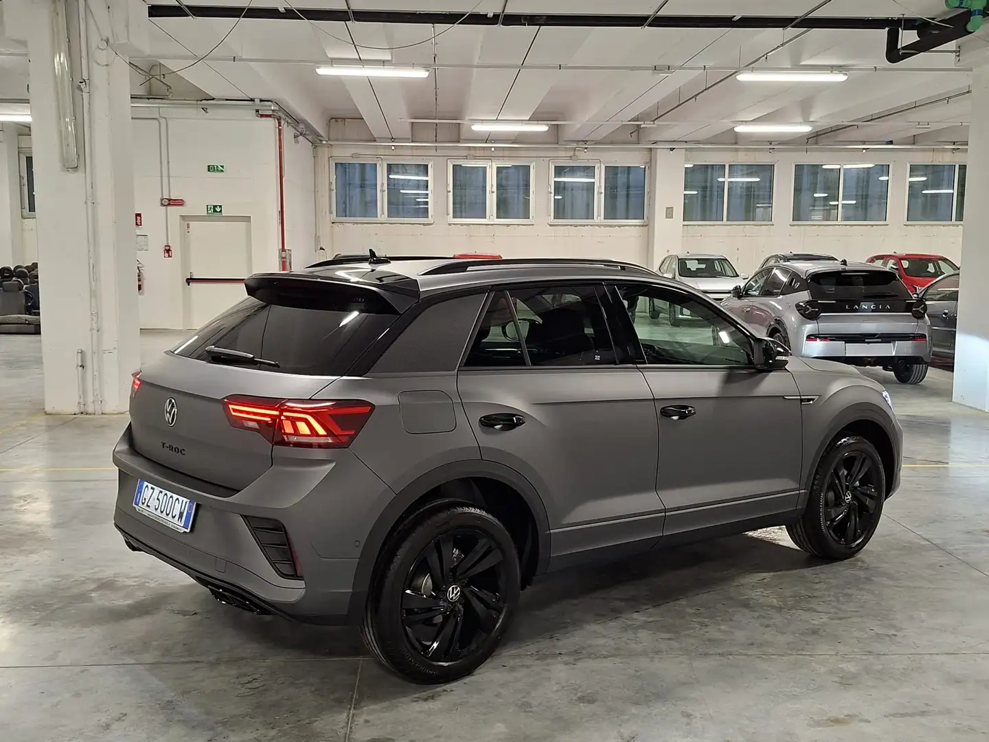 Volkswagen T-Roc 1000 TSI 116CV R-Line Plus ***Km. Zero*** Grigio - 2