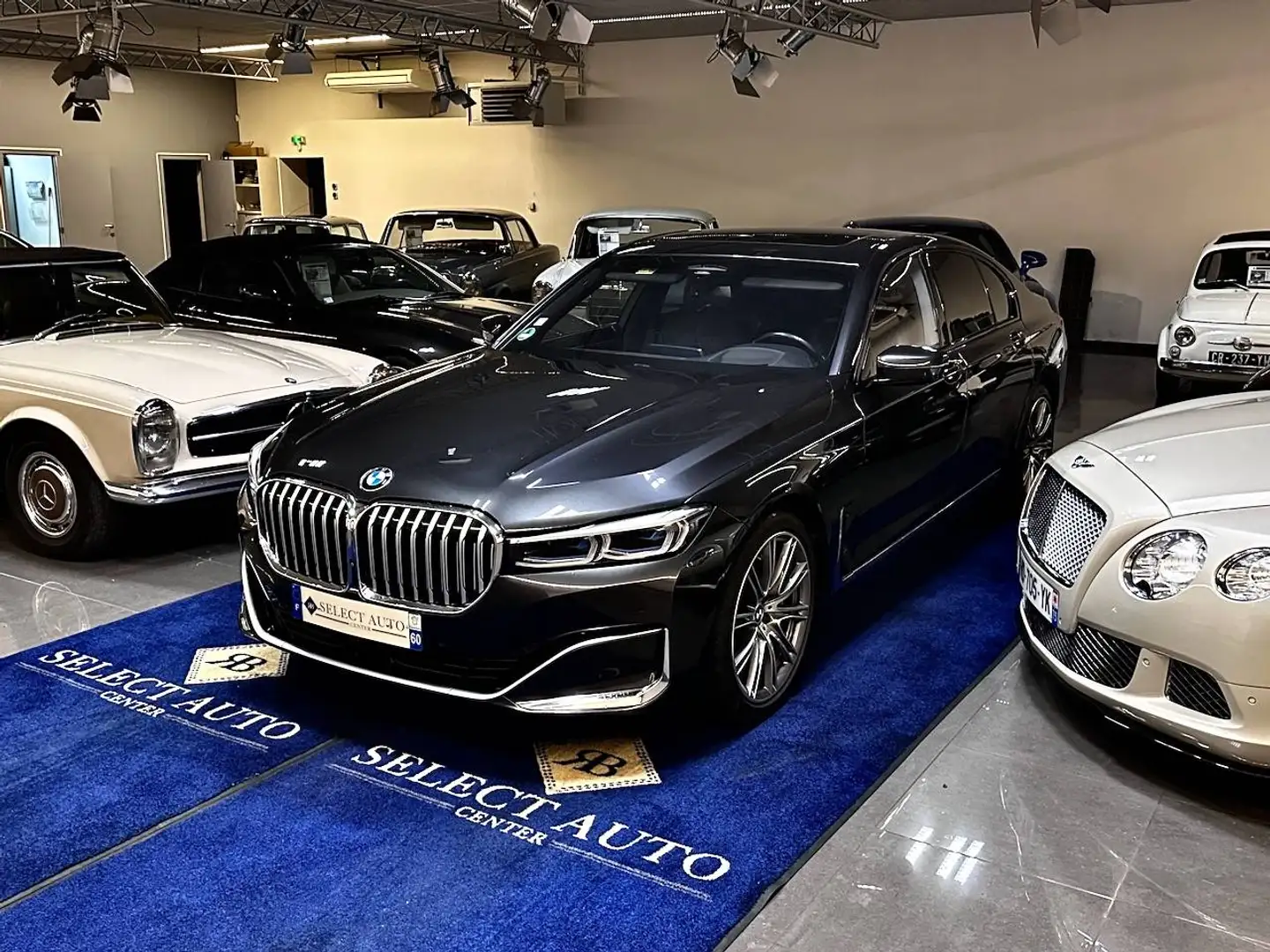 BMW 750 750iA xDrive 530ch Exclusive Gris - 1