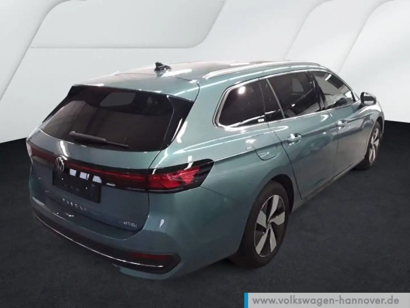 Volkswagen Passat Variant 1.5 eTSI DSG Business Navi AHK LE Grün - 2