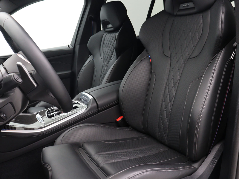 BMW X5 xDrive50e — photo 12