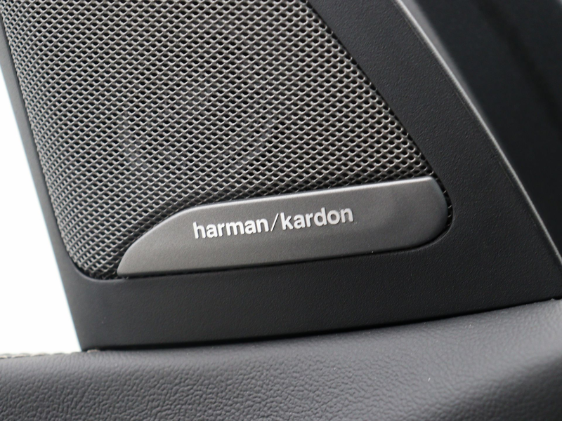 BMW X5 xDrive50e — photo 13