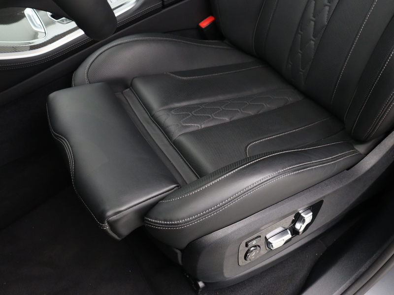 BMW X5 xDrive50e — photo 11