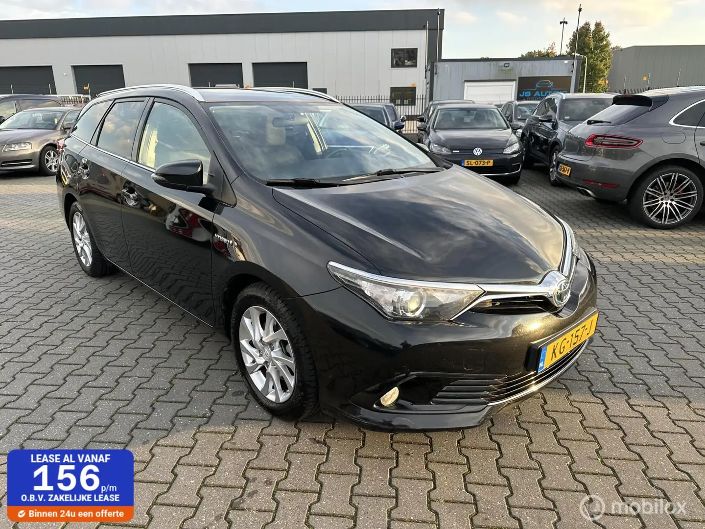 Toyota Auris 1.8 Hybrid Trend panorama dak camera Zwart - 1