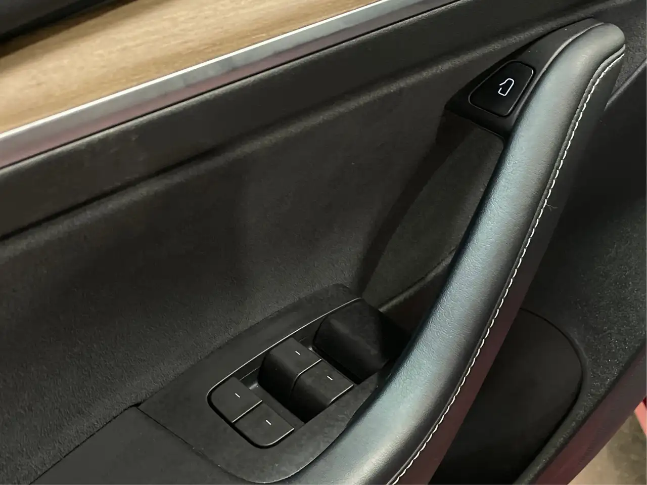 Tesla Model 3 снимка Tesla Model 3