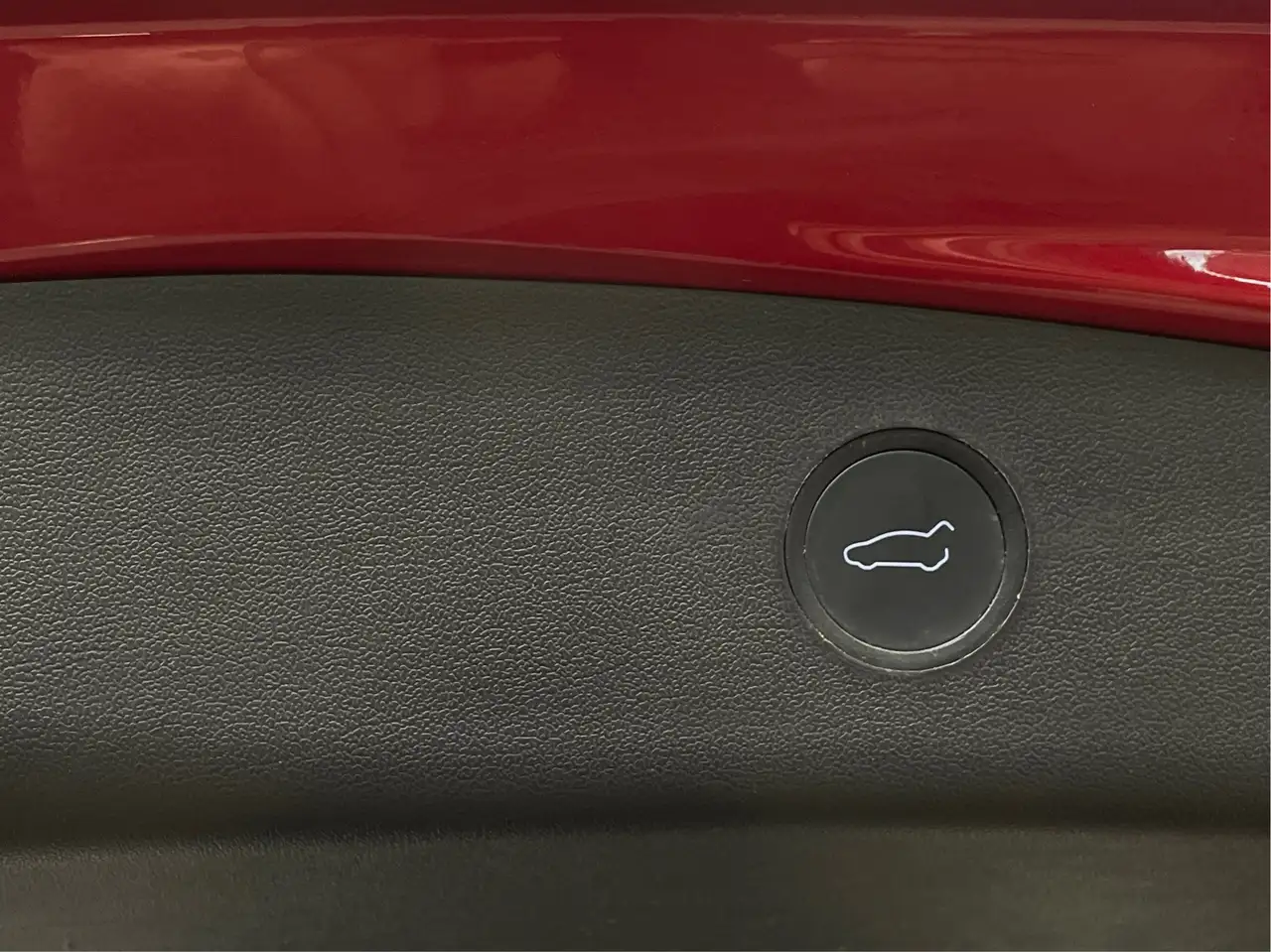 Tesla Model 3 снимка Tesla Model 3