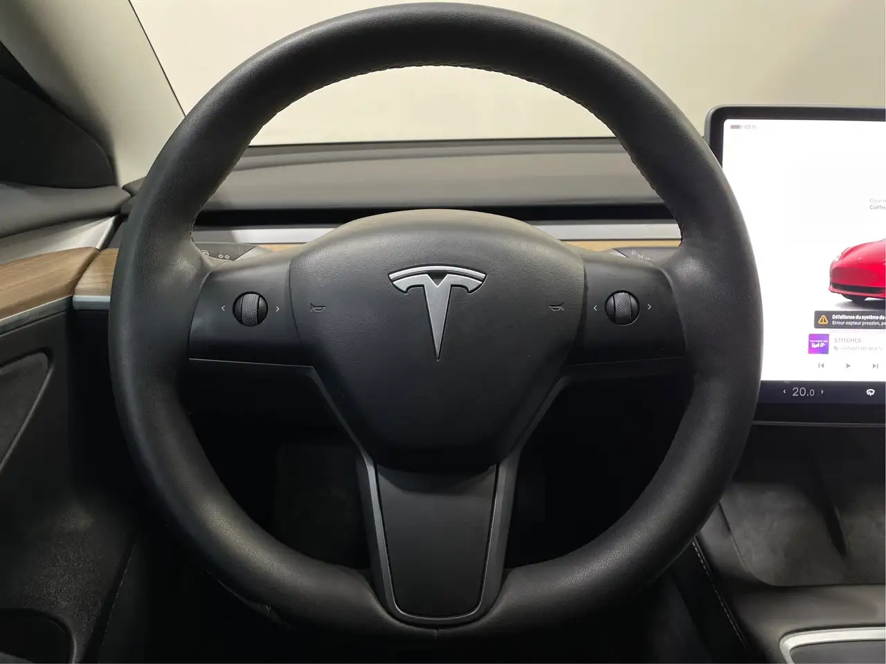 Tesla Model 3 снимка Tesla Model 3