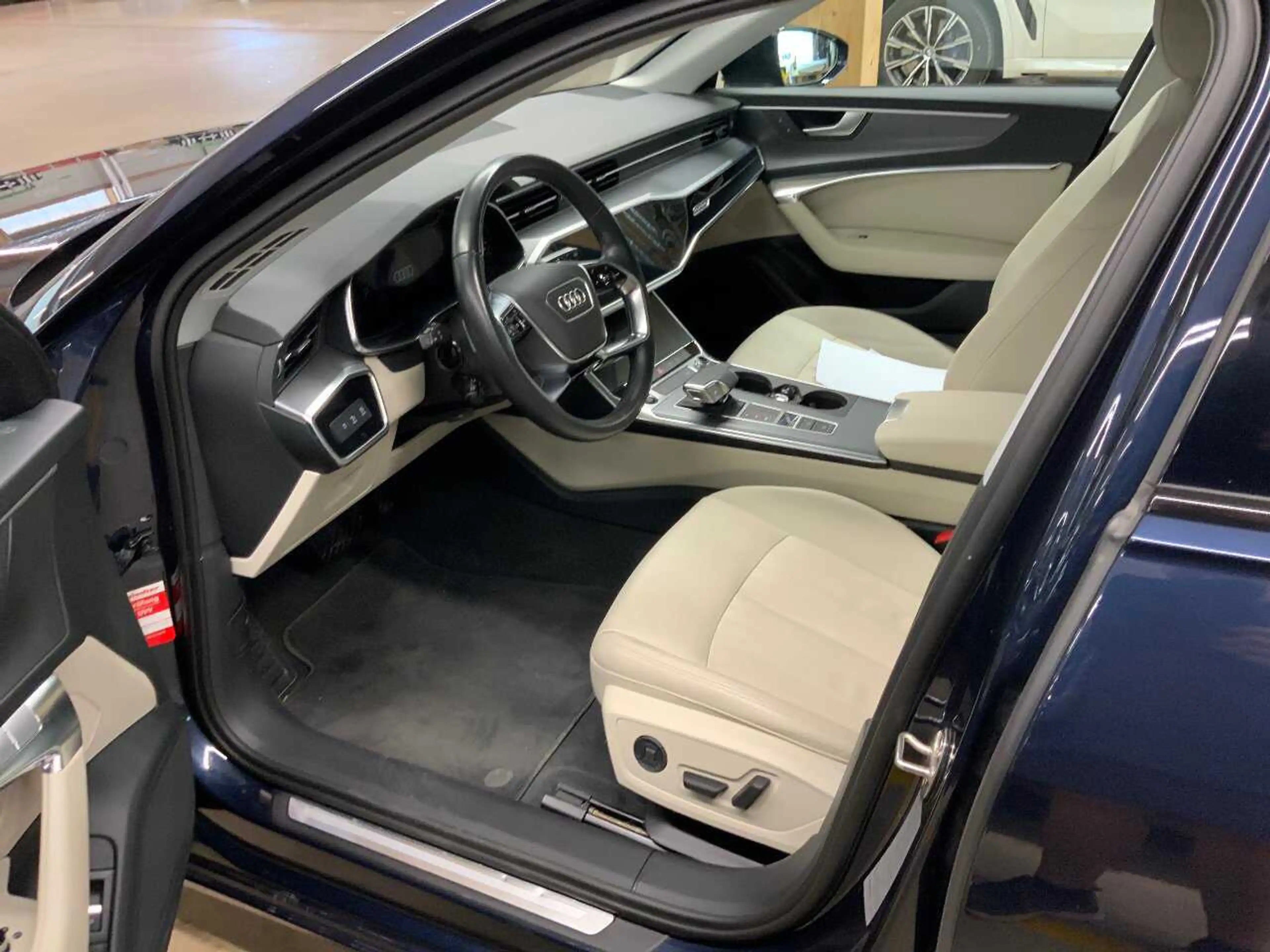 Audi A6 — photo 9