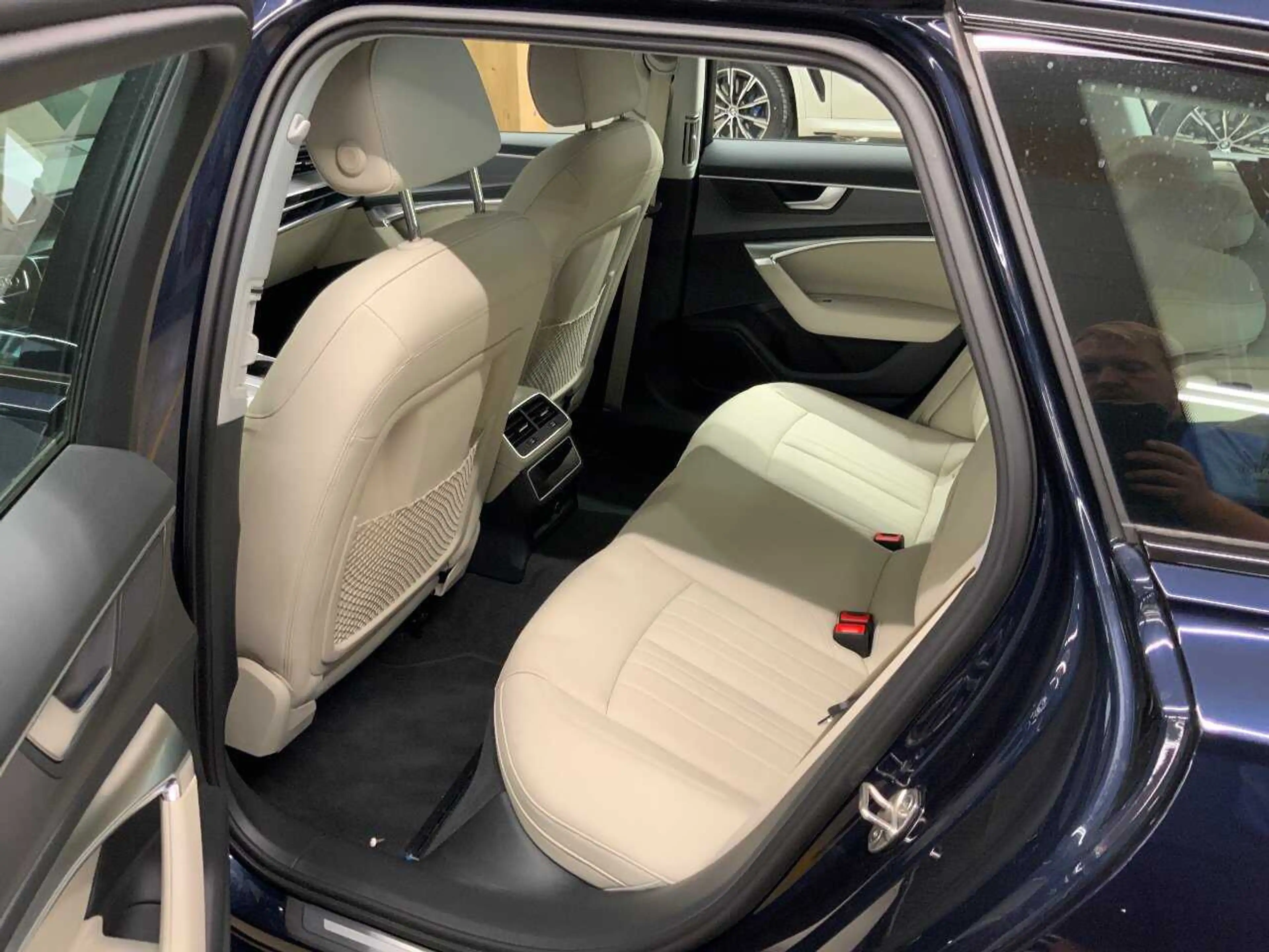 Audi A6 — photo 11