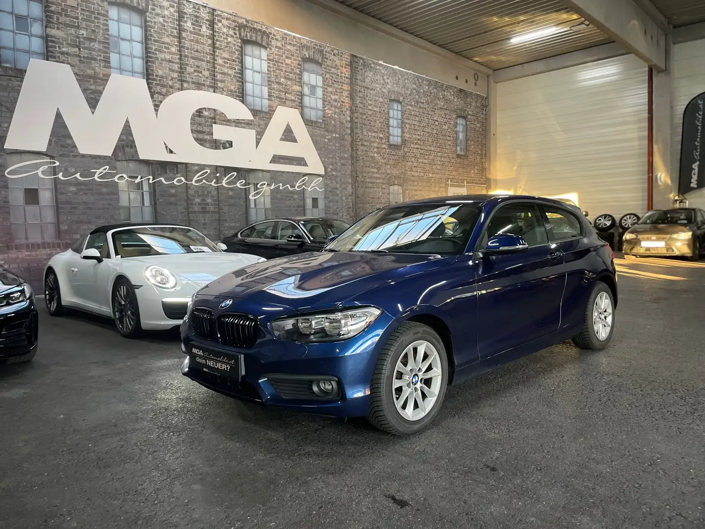 BMW 118 118 i - F21 Blau - 1