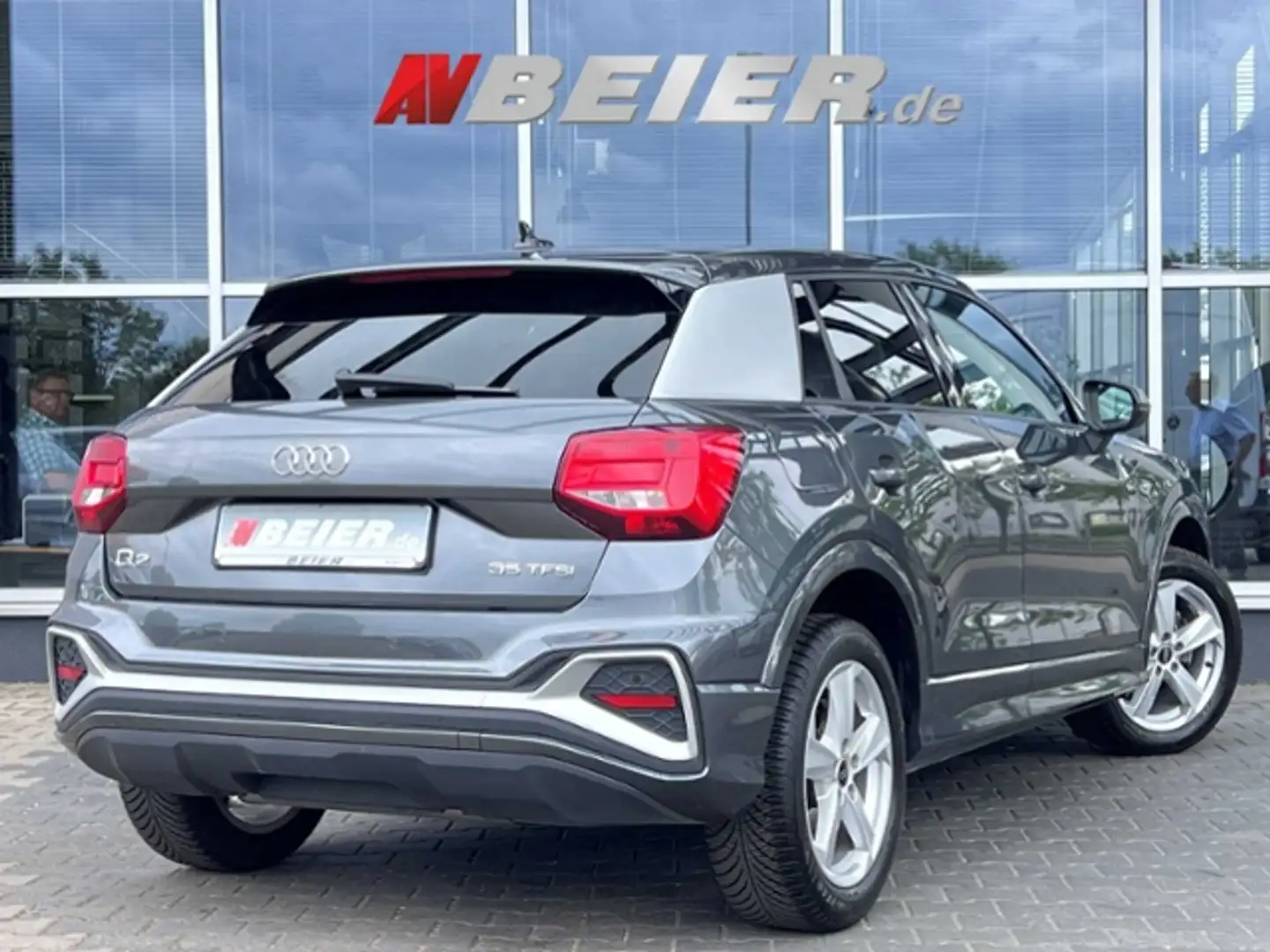 Audi Q2 S line LED automatik SHZ 2xPDC Navi  35 TFSI Gris - 2
