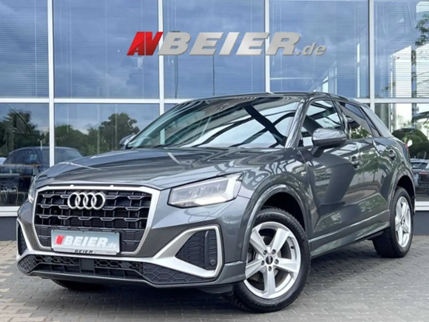 Audi Q2 S line LED automatik SHZ 2xPDC Navi  35 TFSI Gris - 1