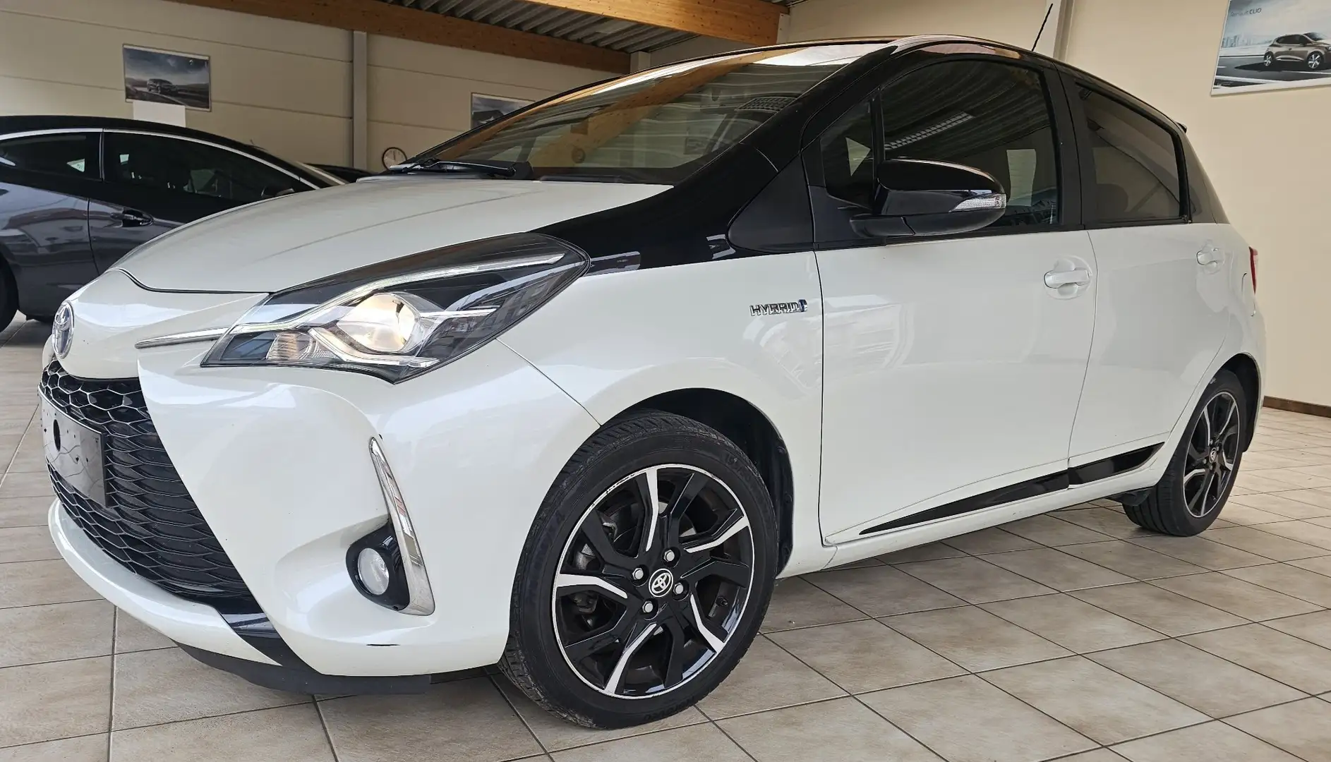 Toyota Yaris Hybrid 1.5 VVT-i - 2