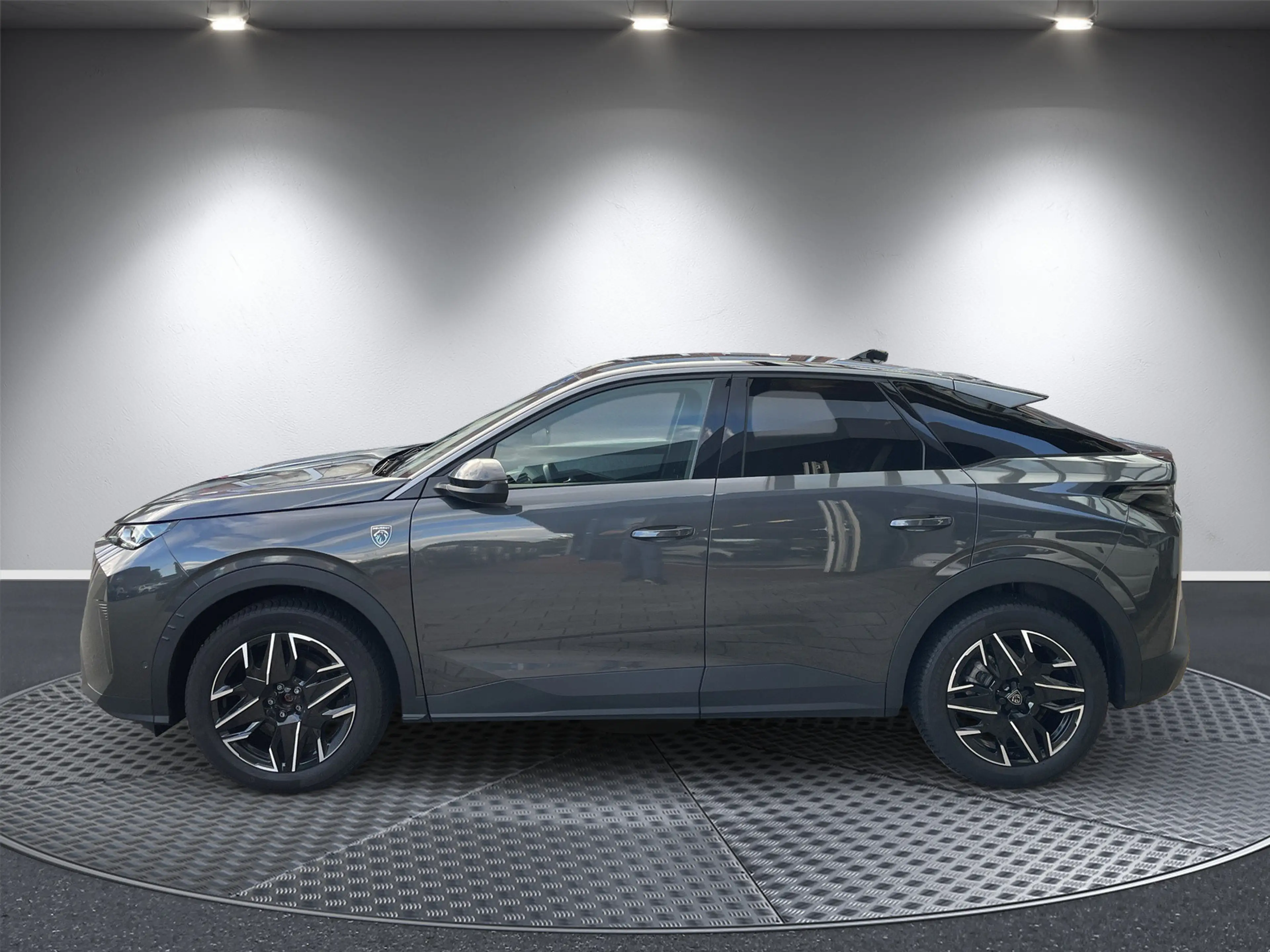 Peugeot 3008 Hybrid 136 GT  Automatik — photo 2