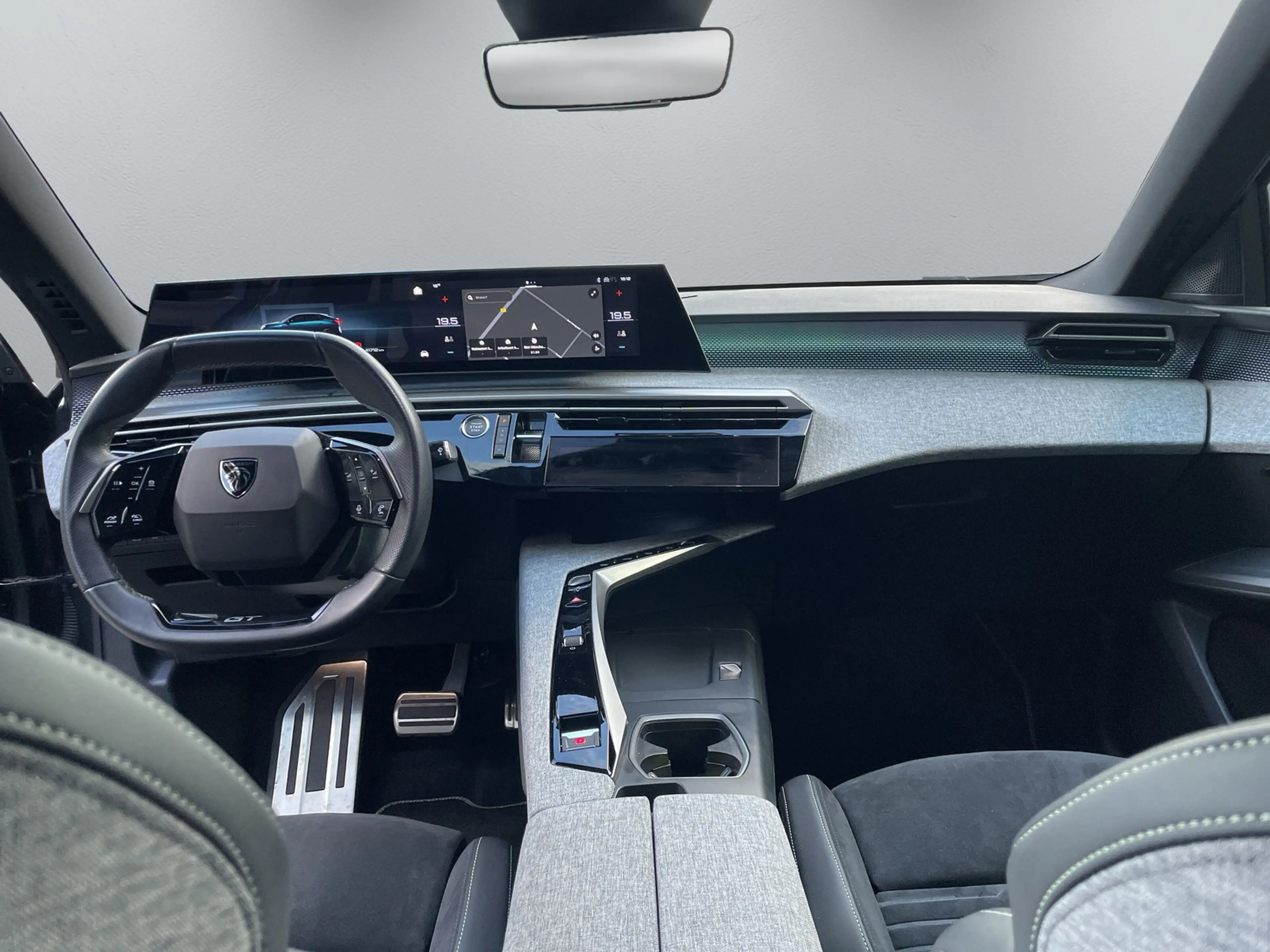 Peugeot 3008 Hybrid 136 GT  Automatik — photo 13
