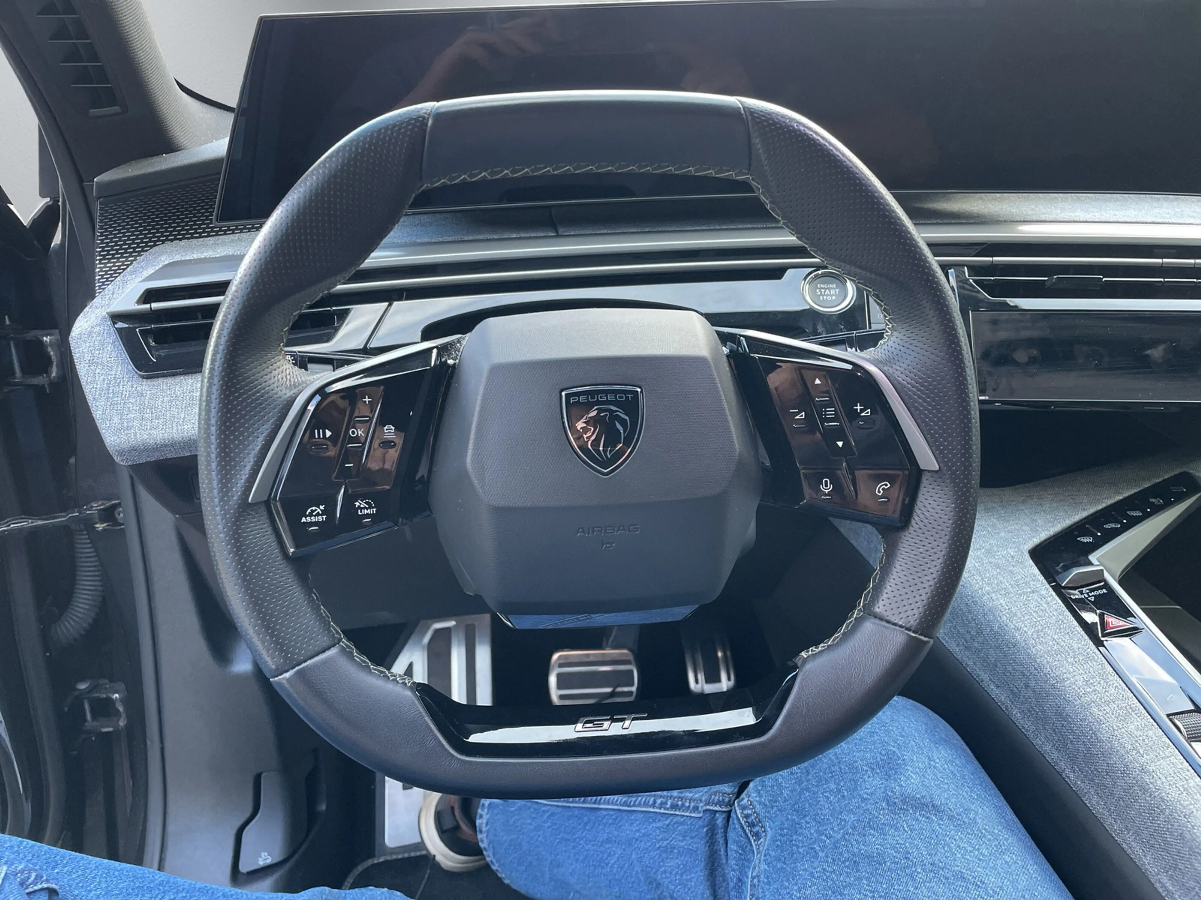 Peugeot 3008 Hybrid 136 GT  Automatik — photo 14
