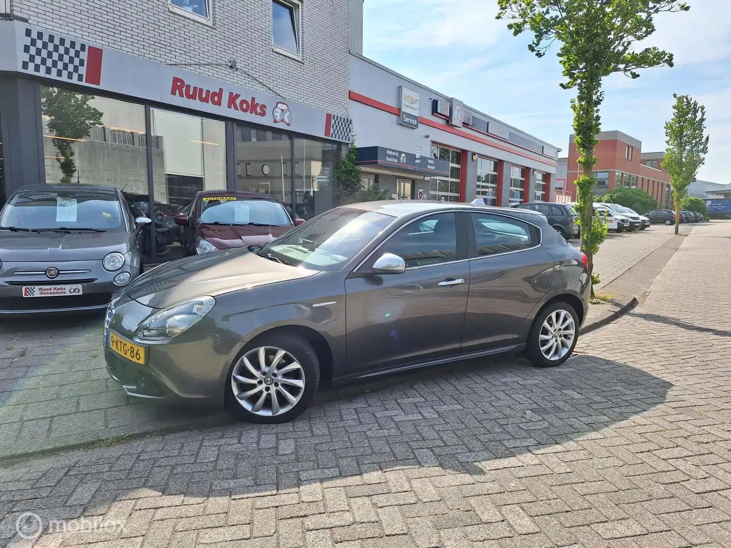 Alfa Romeo Giulietta 1.4 T BUSINESS EXECUTIVE AUTOMAAT Gris - 1
