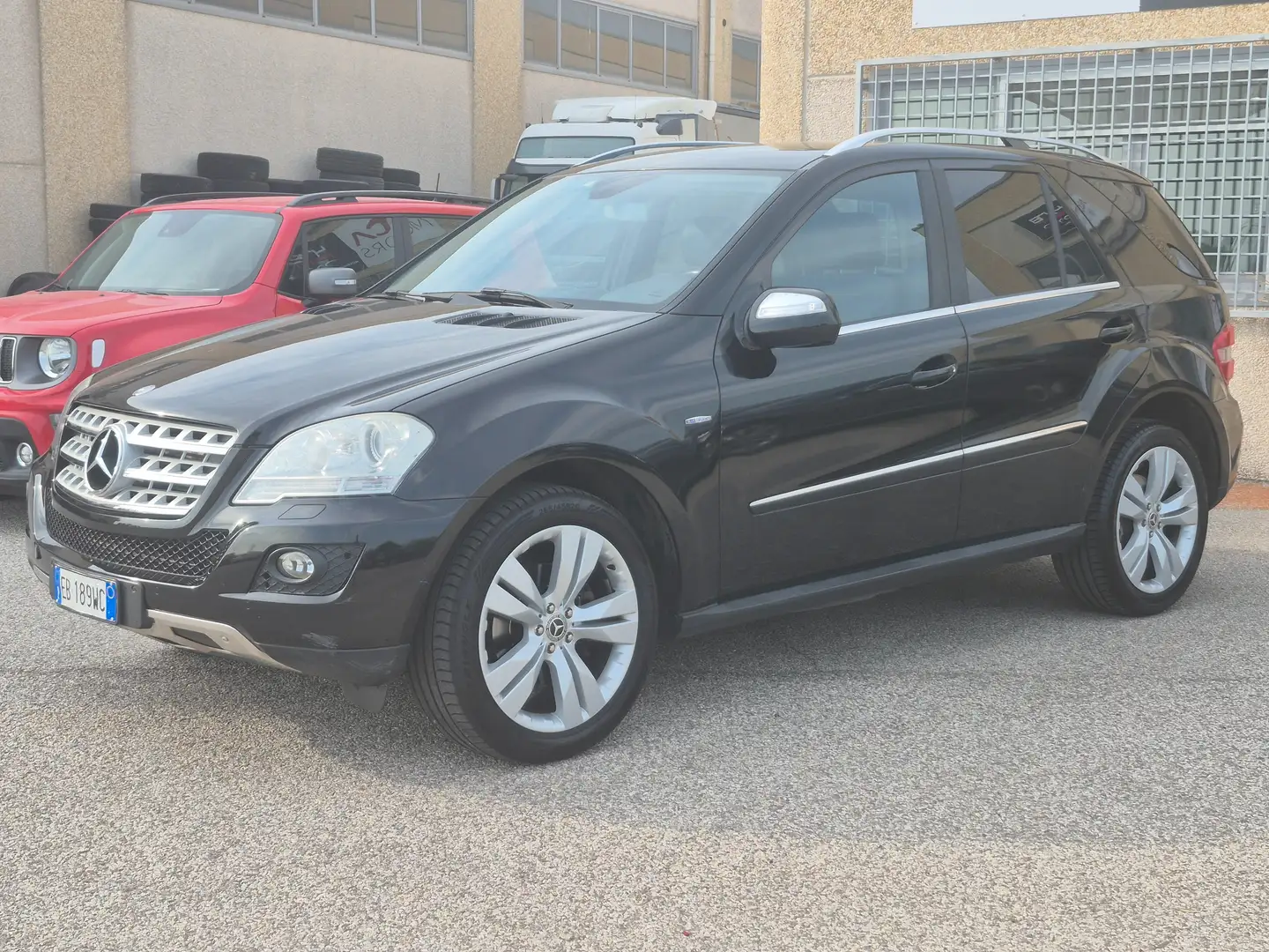 Mercedes-Benz ML 350 bt Chrome auto 4MATIC EURO 6 Nero - 2