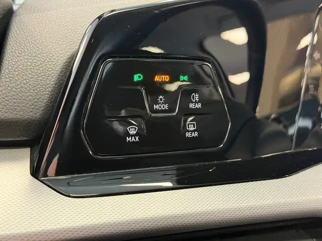 Volkswagen Golf view 18
