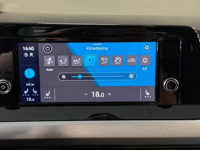 Volkswagen Golf view 26