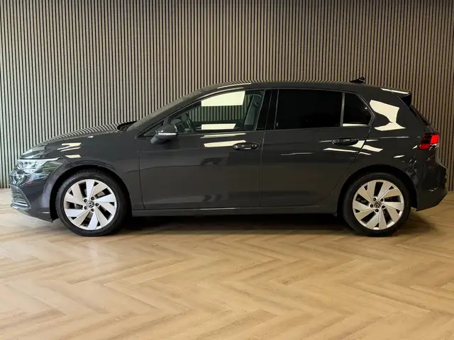 Volkswagen Golf view 3