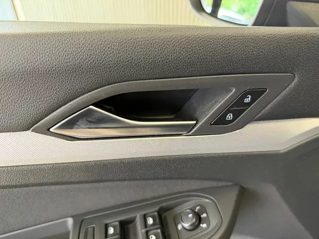 Volkswagen Golf view 16