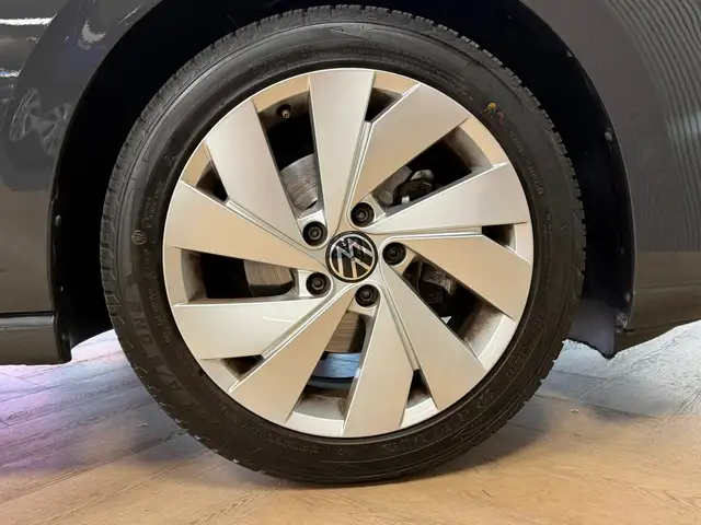 Volkswagen Golf view 7