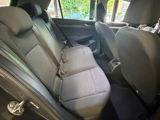 Volkswagen Golf view 10