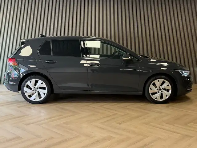 Volkswagen Golf view 4