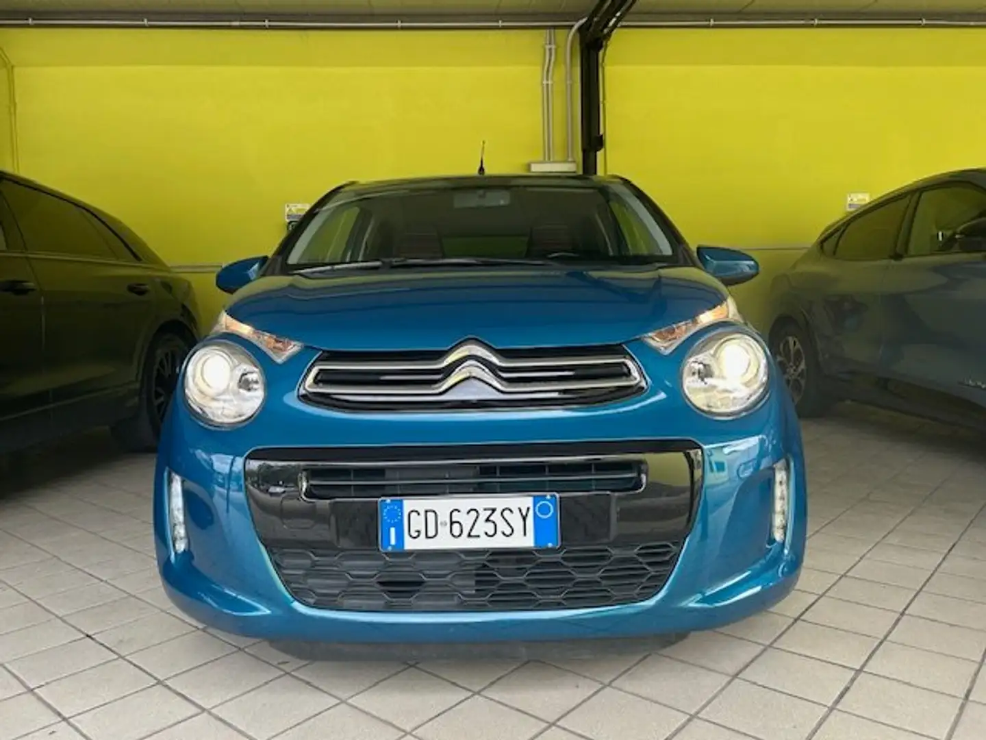 Citroen C1 5p 5p 1.0 vti Shine 72cv neopatentati Bleu - 1