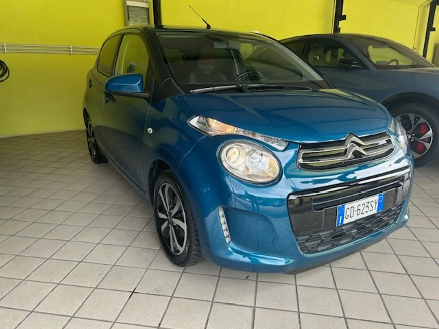 Citroen C1 5p 5p 1.0 vti Shine 72cv neopatentati Bleu - 2