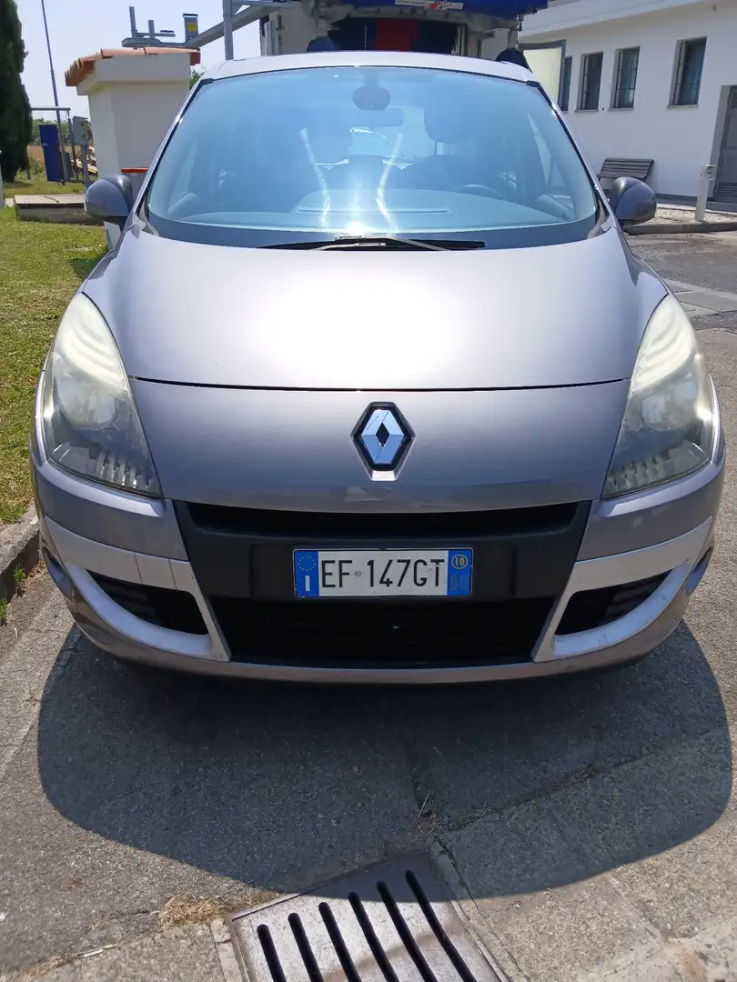 Renault Scenic 1.5 dci Confort c/TomTom - 1