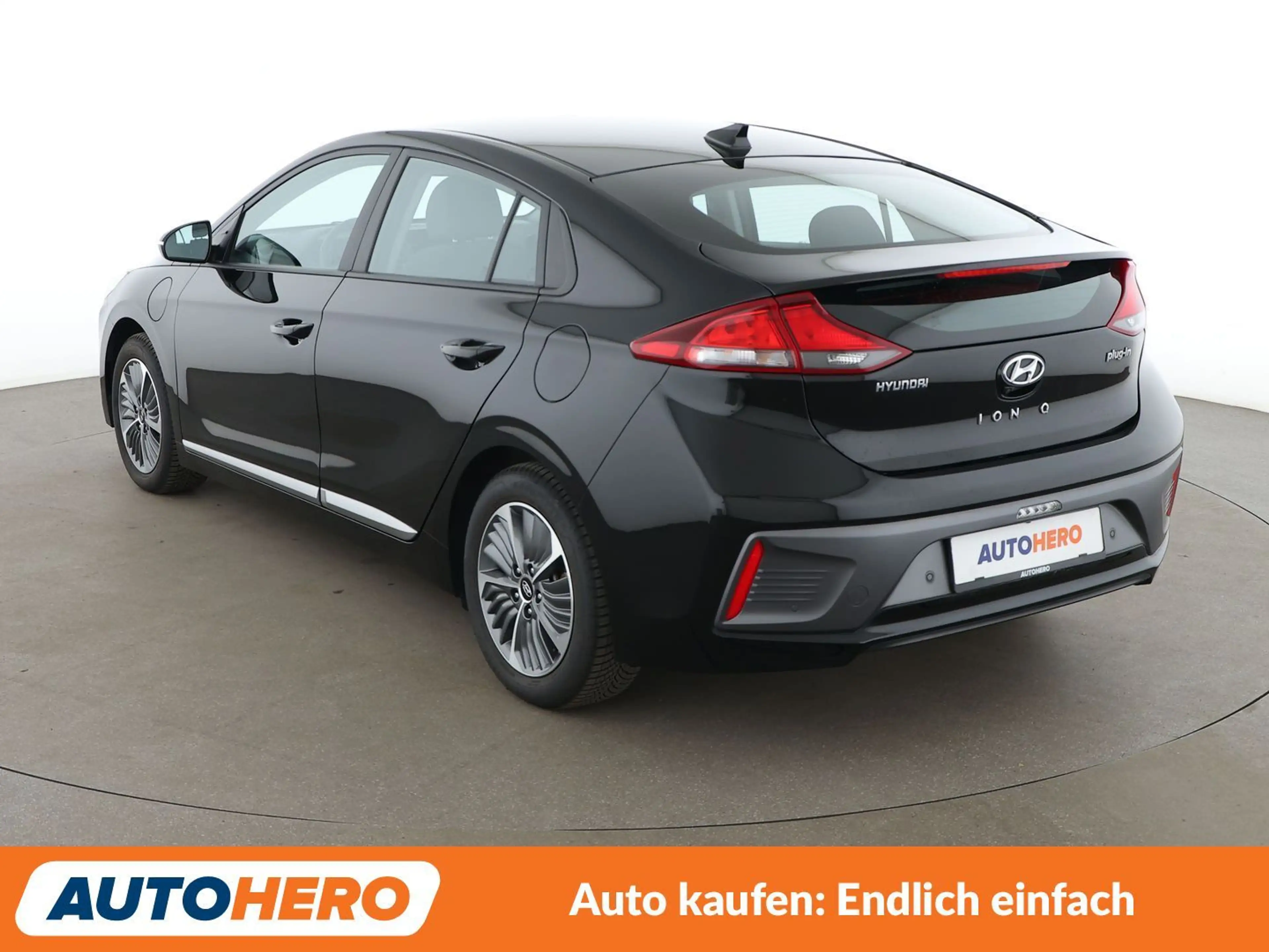 Hyundai IONIQ 1.6 Plug-in Hybrid Trend Aut.*ACC*CAM*PDC*SHZ*AHK* — photo 4