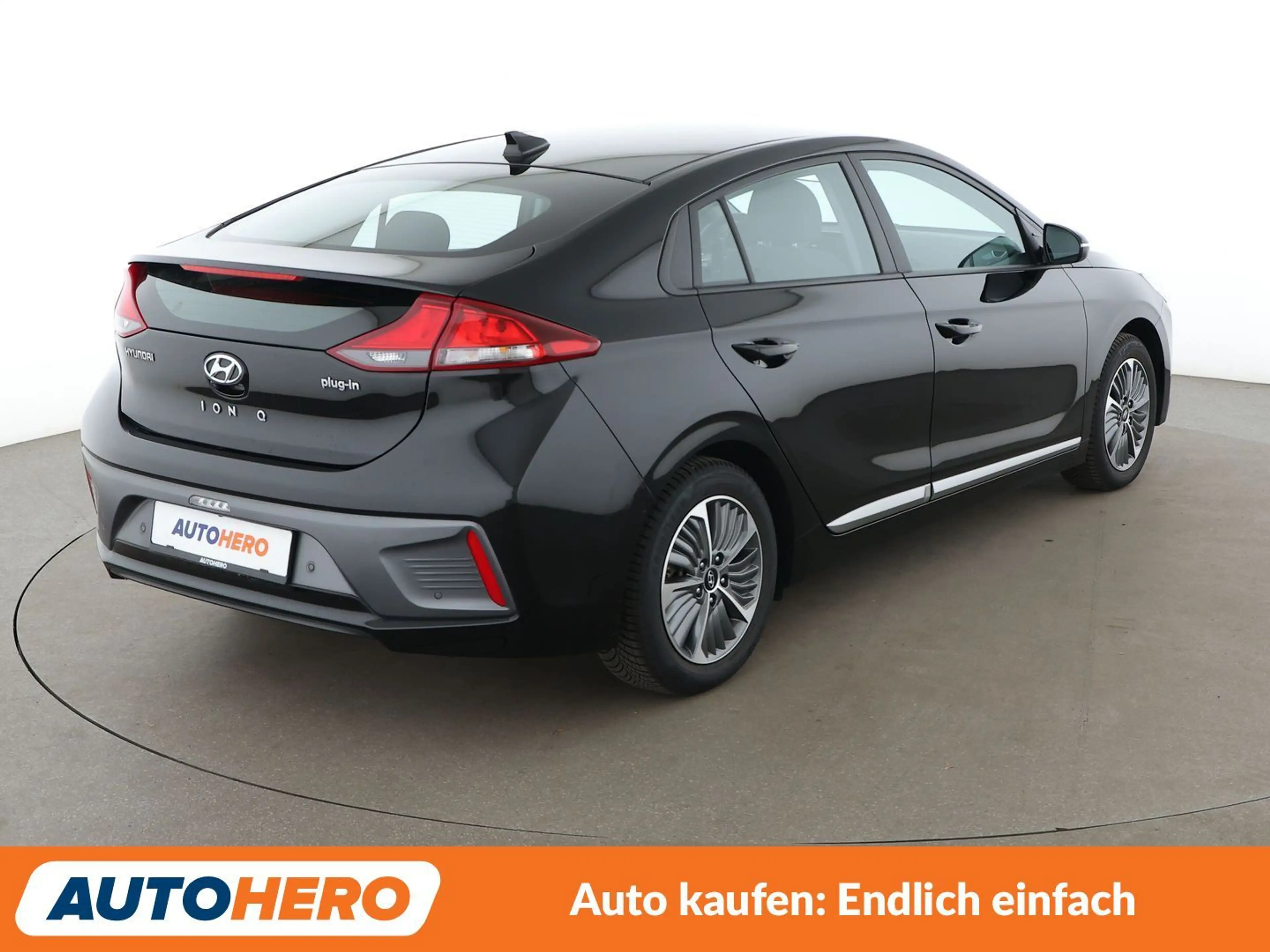 Hyundai IONIQ 1.6 Plug-in Hybrid Trend Aut.*ACC*CAM*PDC*SHZ*AHK* — photo 6