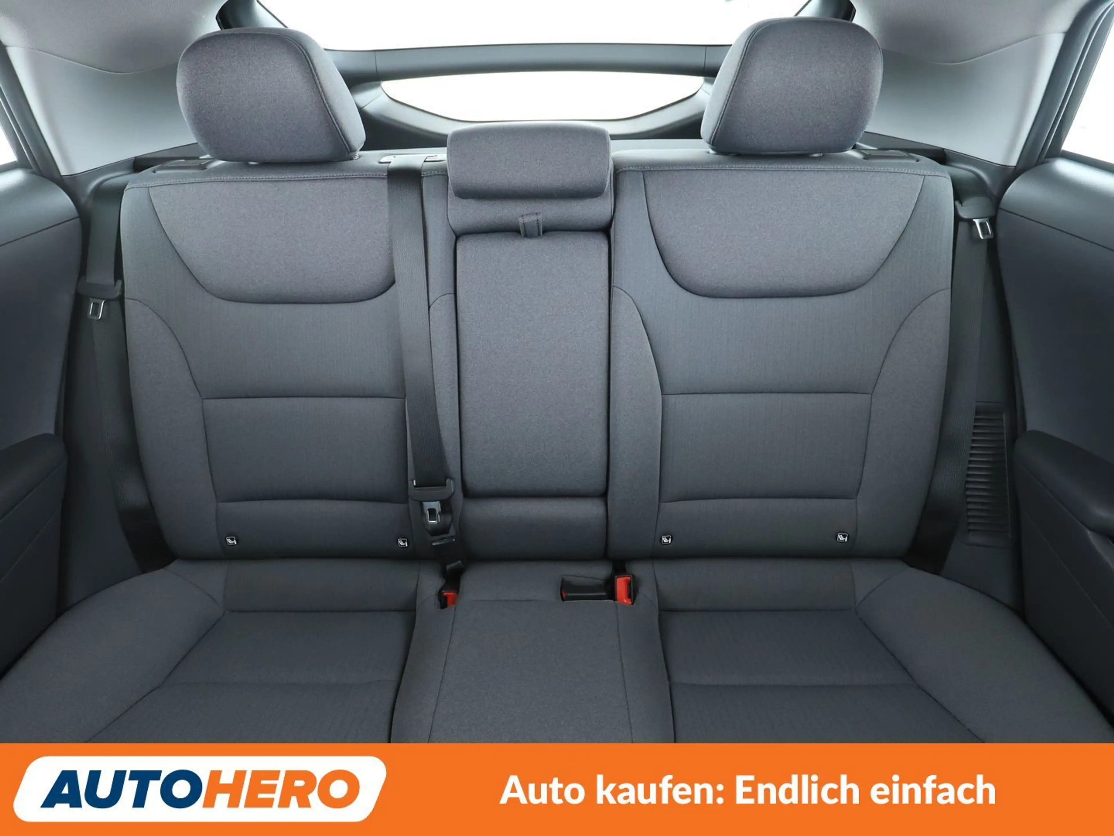 Hyundai IONIQ 1.6 Plug-in Hybrid Trend Aut.*ACC*CAM*PDC*SHZ*AHK* — photo 15