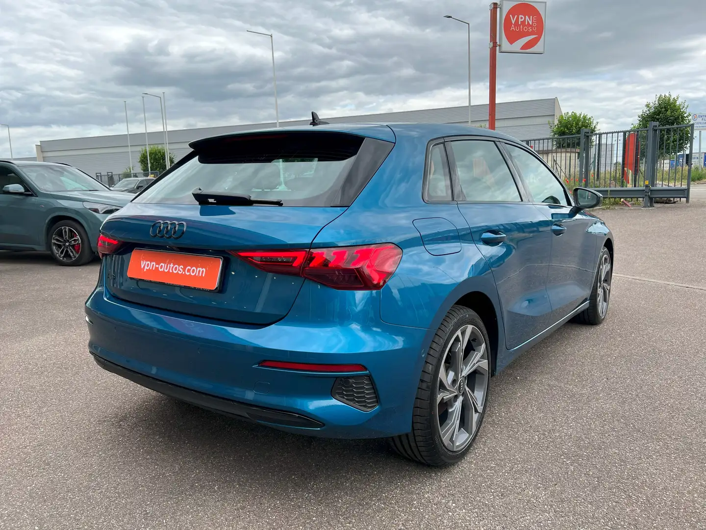 Audi A3 30 TFSI Mild Hybrid 110 S tronic 7 Design Bleu - 2