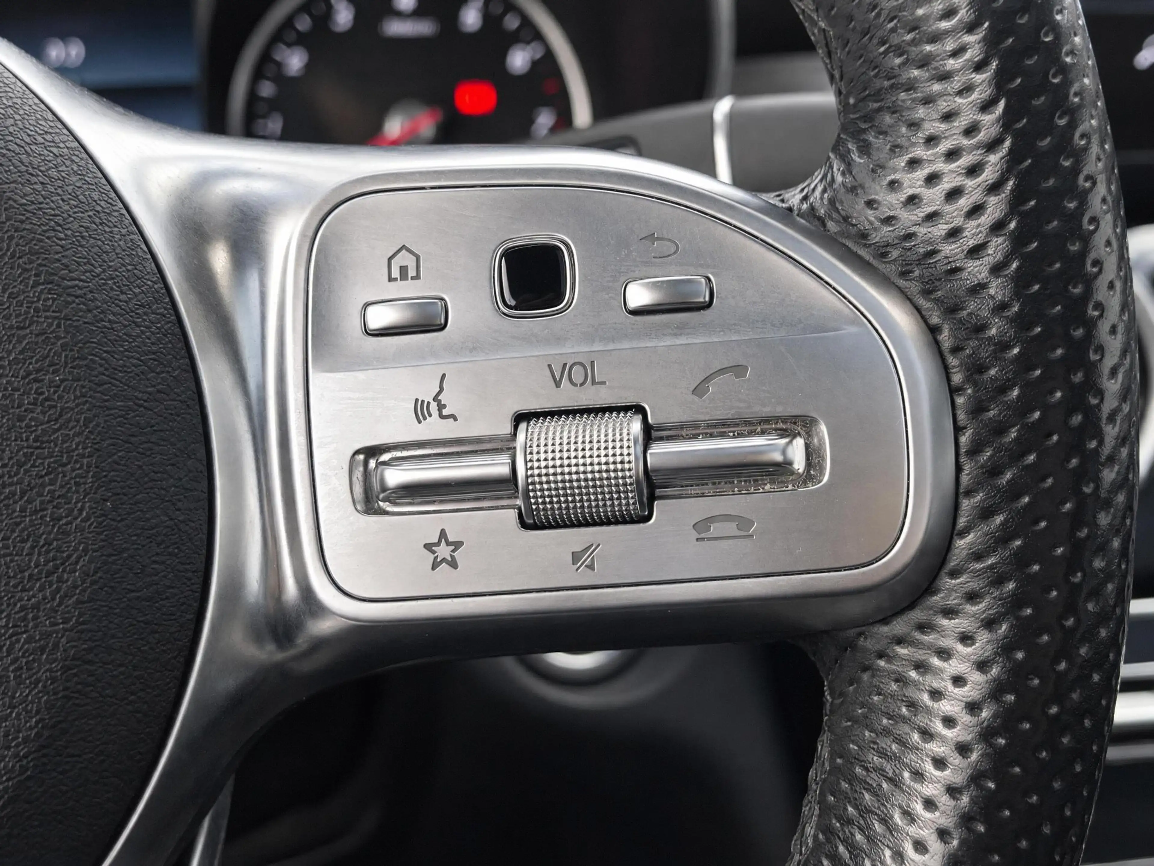Mercedes-Benz GLC 300 Coupé 300e 4MATIC Business Solution AMG — photo 12