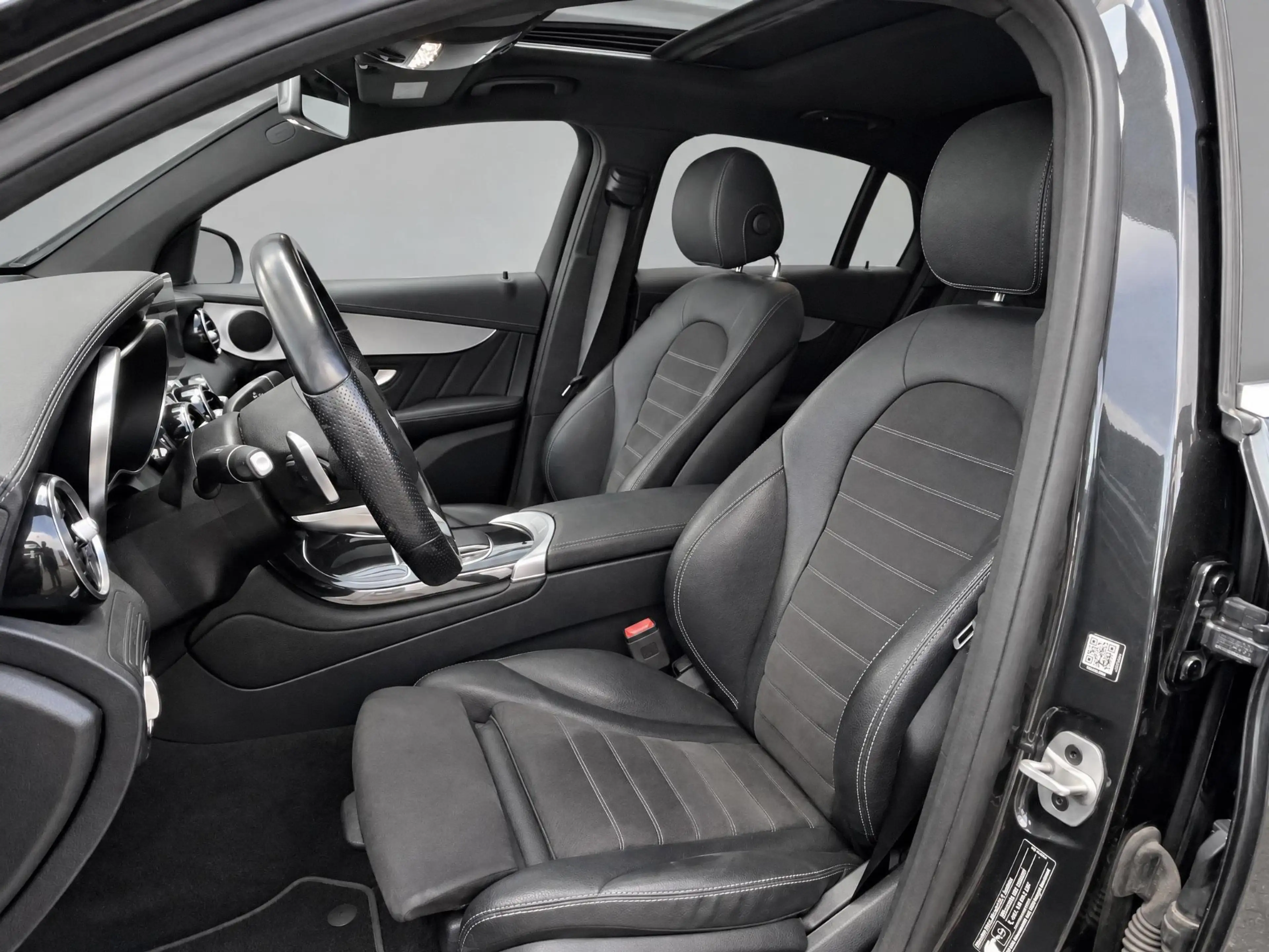 Mercedes-Benz GLC 300 Coupé 300e 4MATIC Business Solution AMG — photo 7