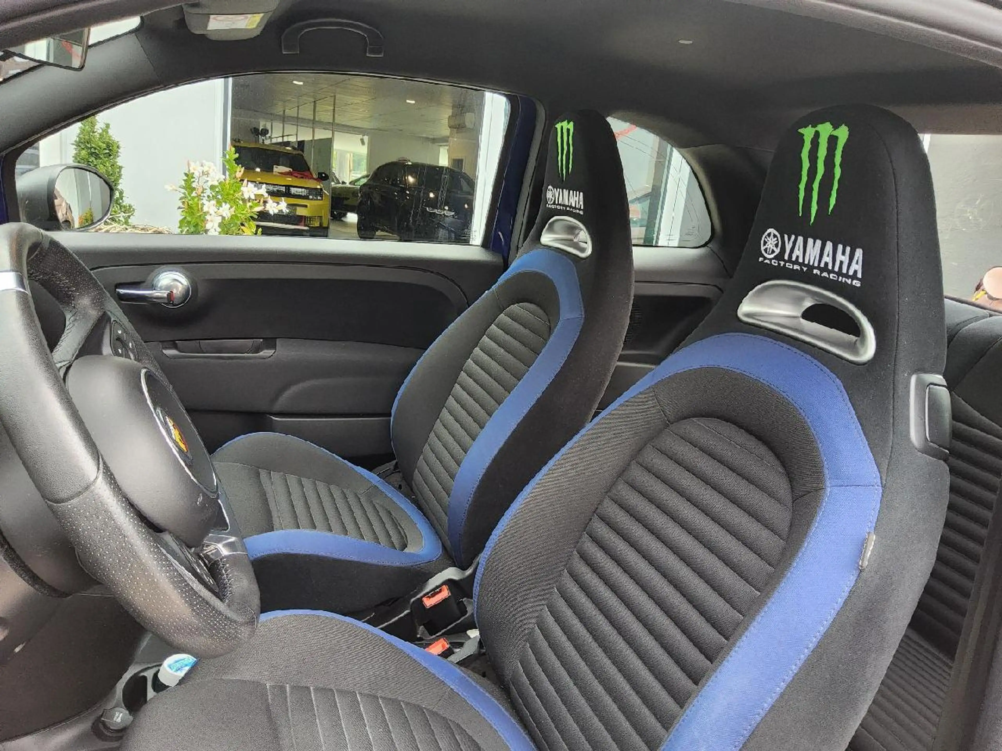 Abarth 500 595 Monster Energy Yamaha Lim. Edition — photo 11