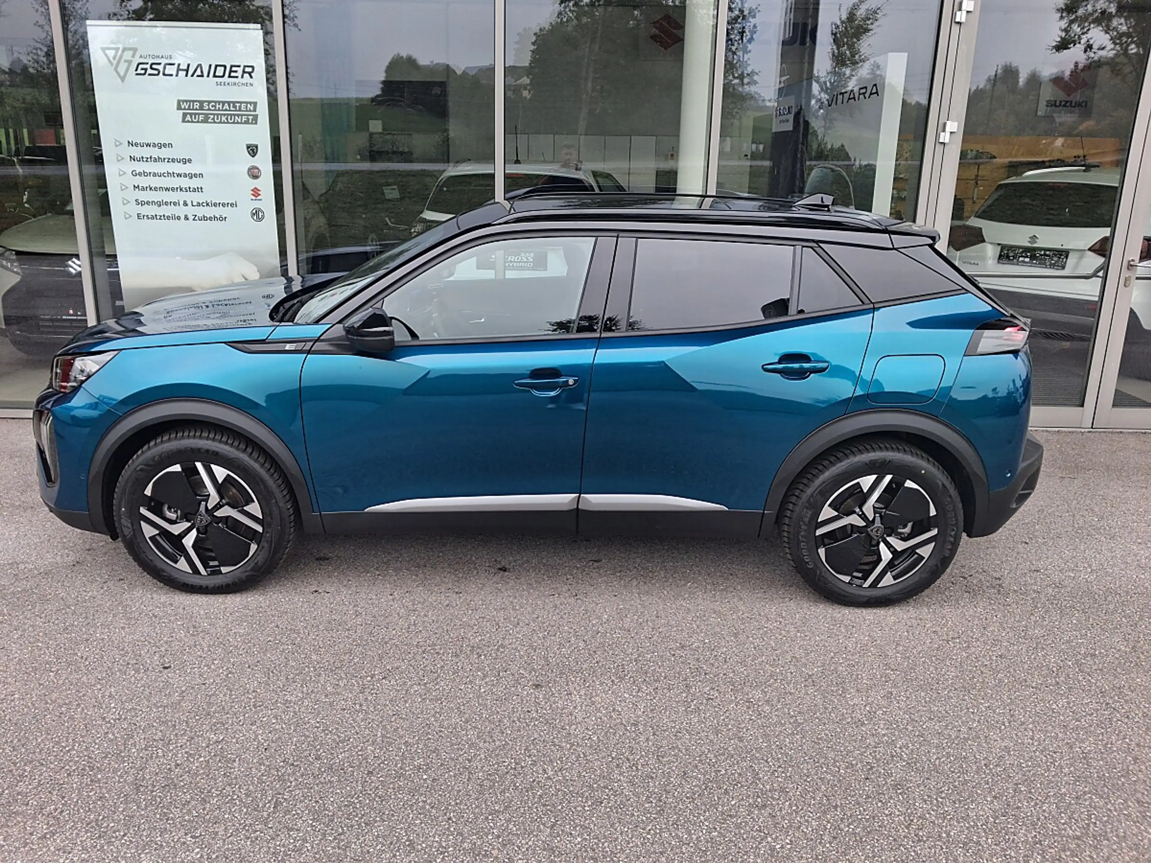 Peugeot e-2008 54kWh GT — photo 4
