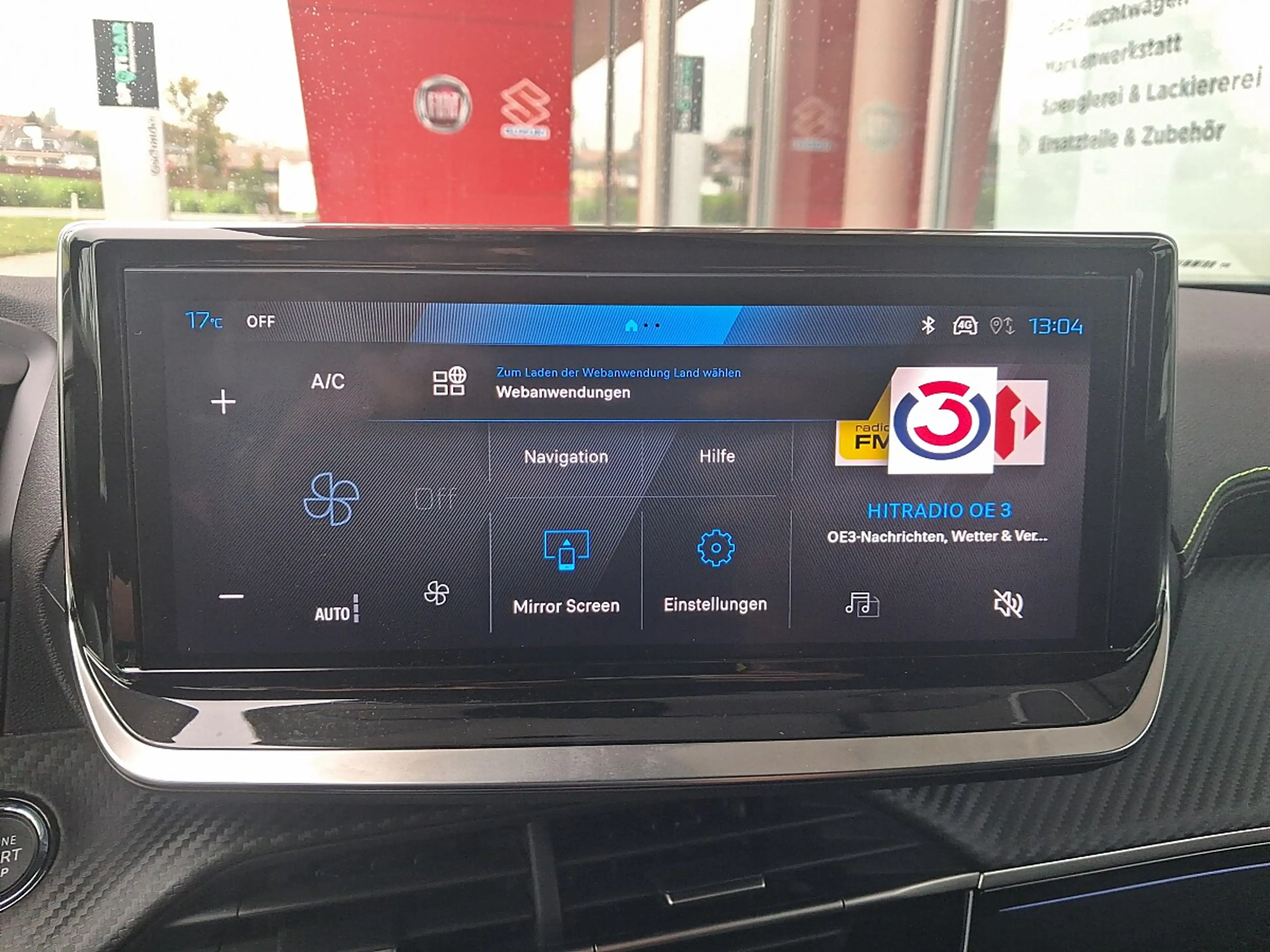 Peugeot e-2008 54kWh GT — photo 15