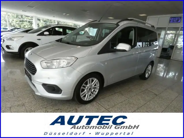 Ford Transit Courier Tourneo Titanium TEMPO+SITZHEIZ