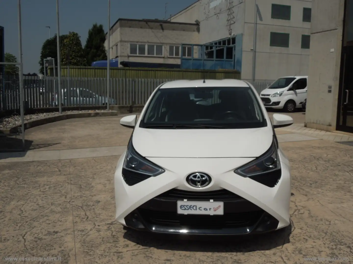 Toyota Aygo Connect 1.0 VVT-i 72CV 5p. x-busin. Bianco - 1
