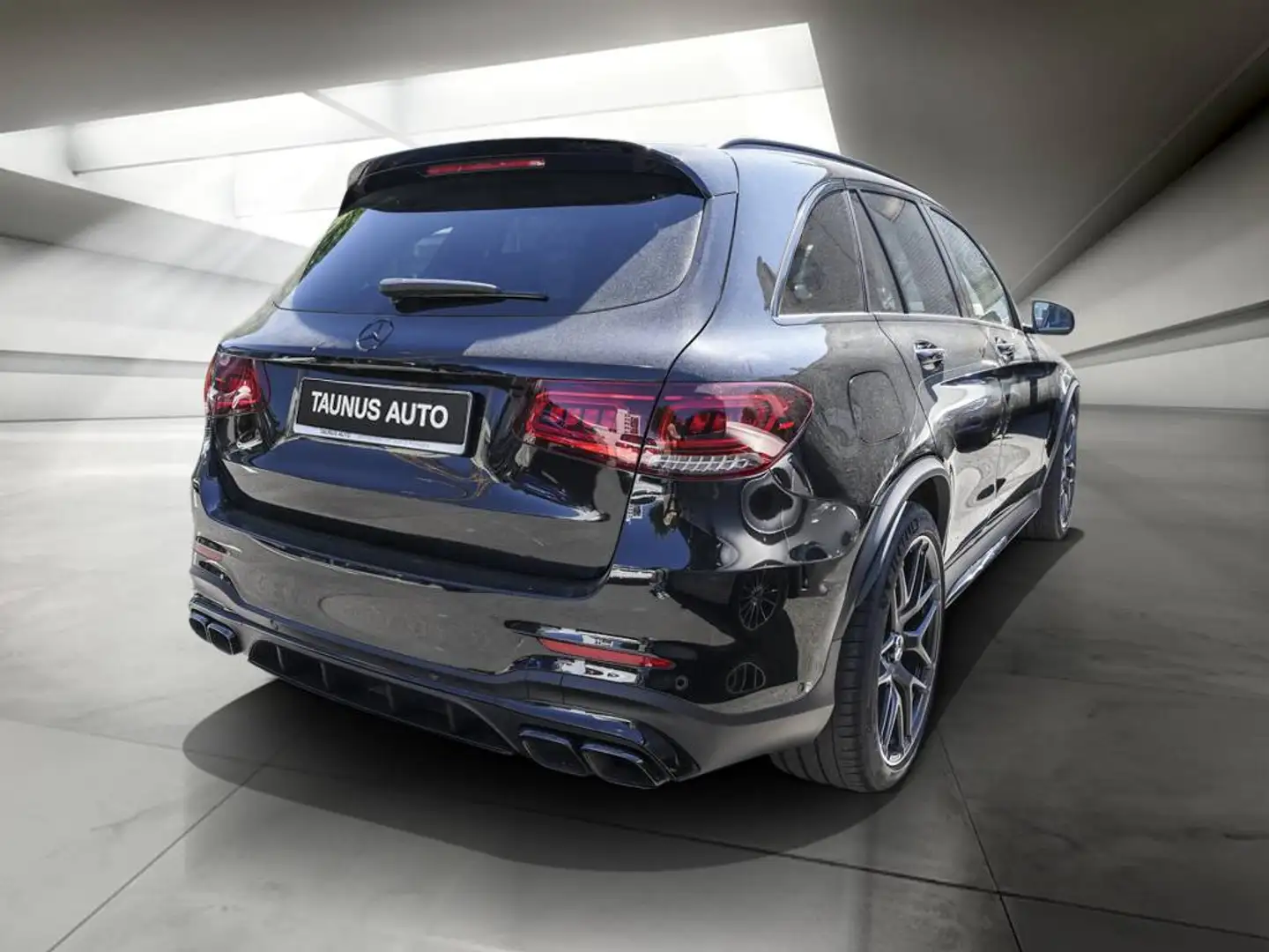Mercedes-Benz GLC 63 AMG S PANO MULTIBEAM BURMESTER NIGHT Czarny - 2