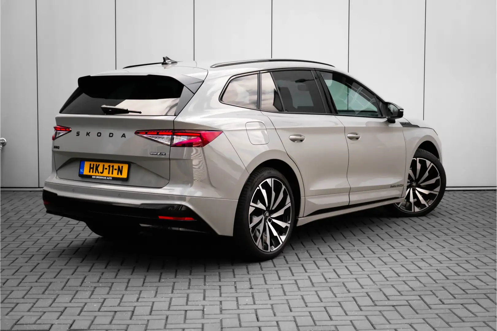 Skoda Enyaq 85 Sportline | Head-up | 21"velgen | 360 Camera | Grijs - 2