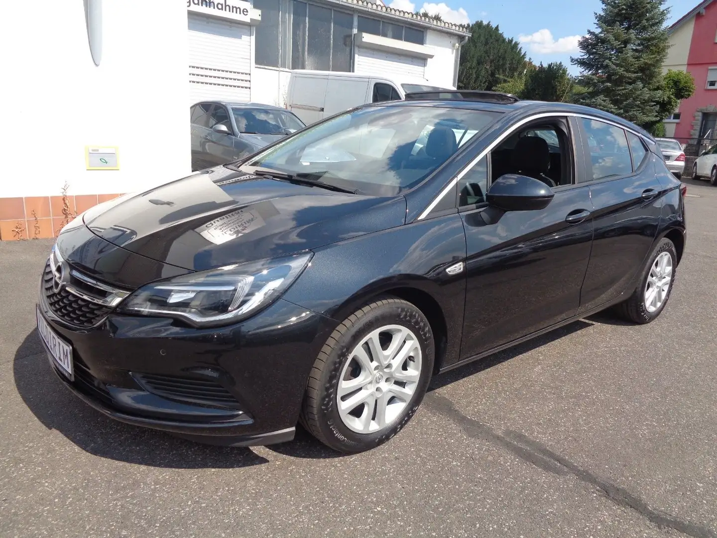 Opel Astra K Edition Schwarz - 1