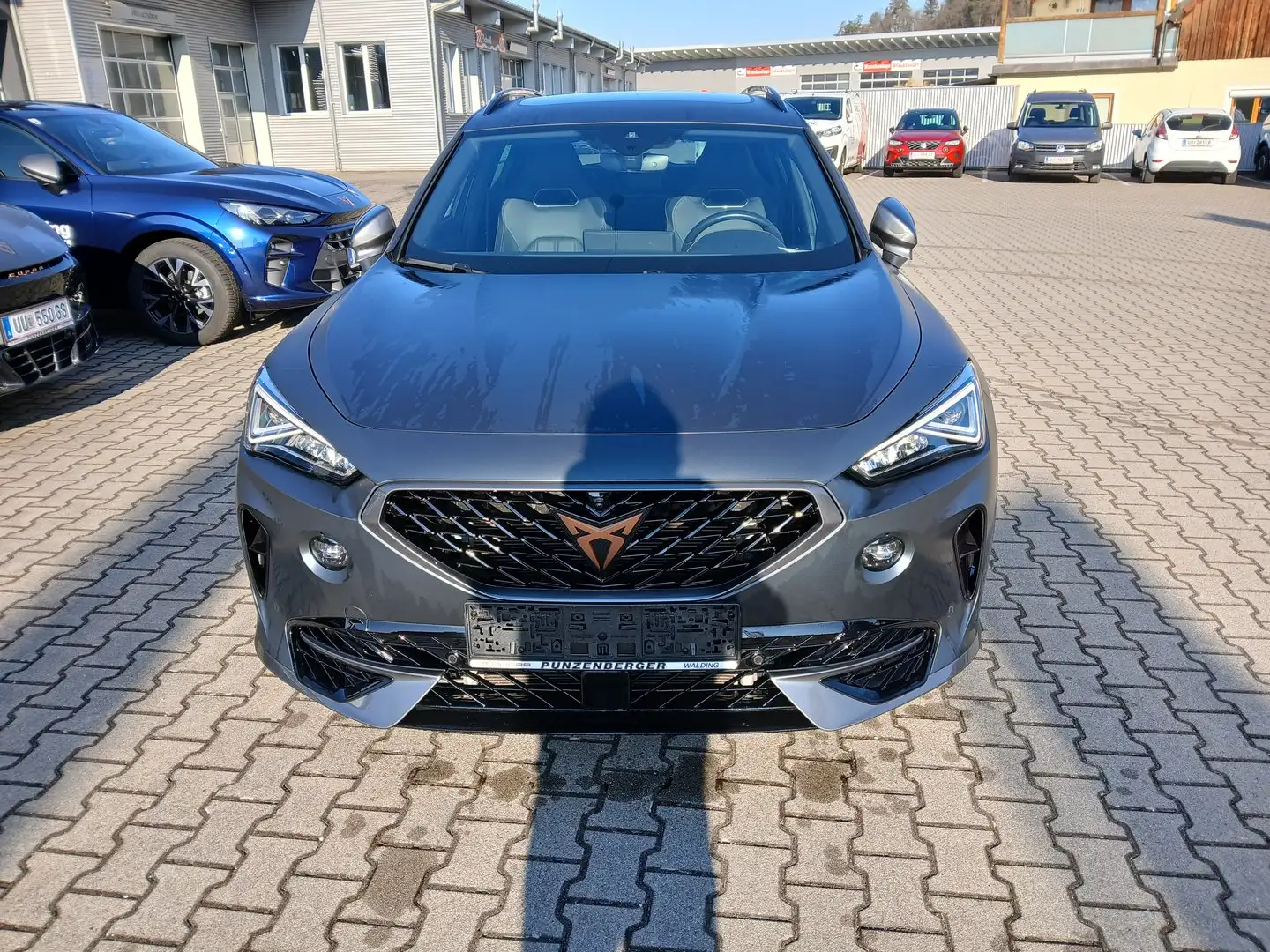 CUPRA Formentor VZ 2.0 TSI 310 PS DSG 4Drive Grau - 2
