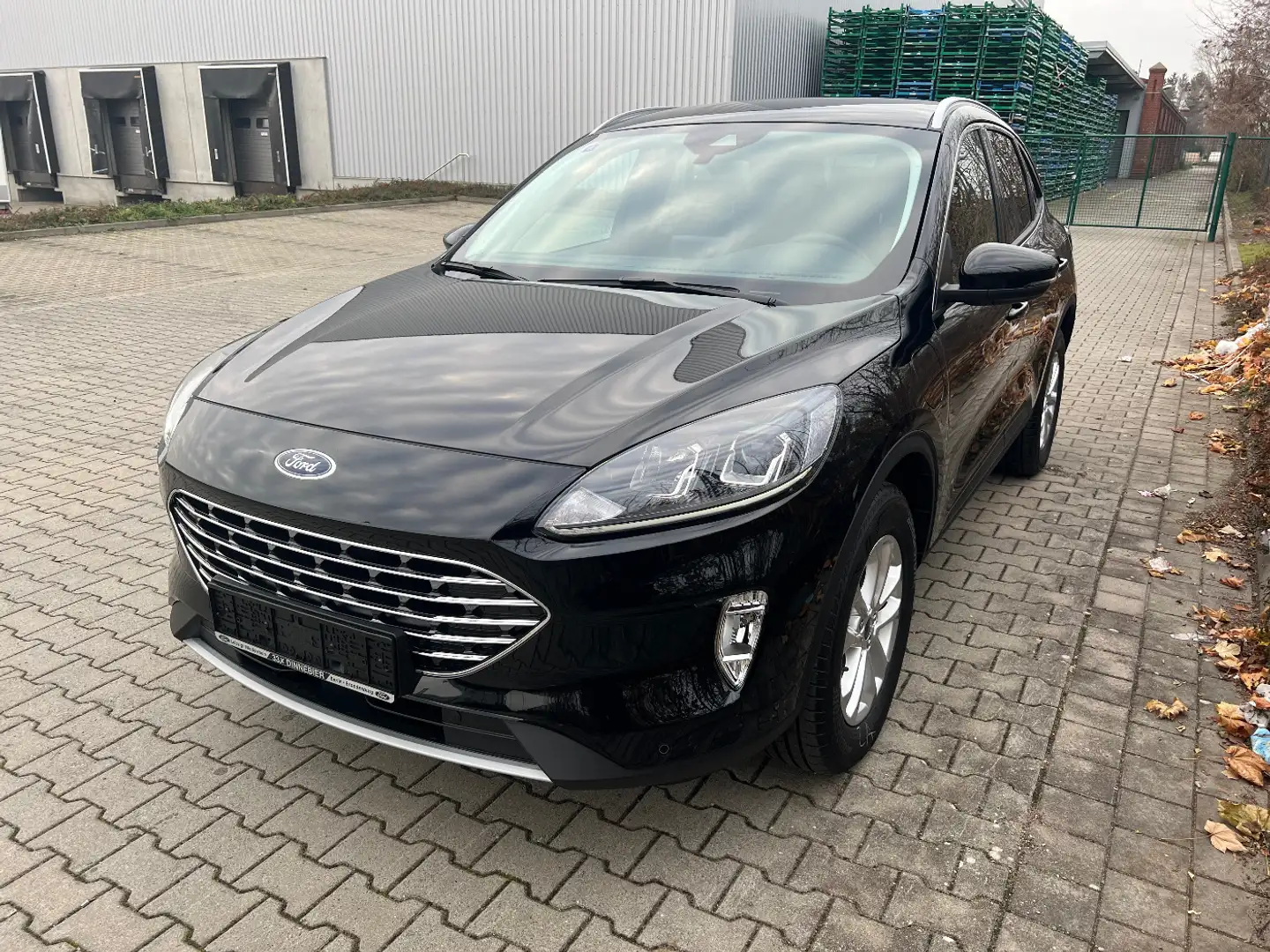 Ford Kuga TITANIUM NAVI+Winterpaket+Rückfahrkamera Schwarz - 2