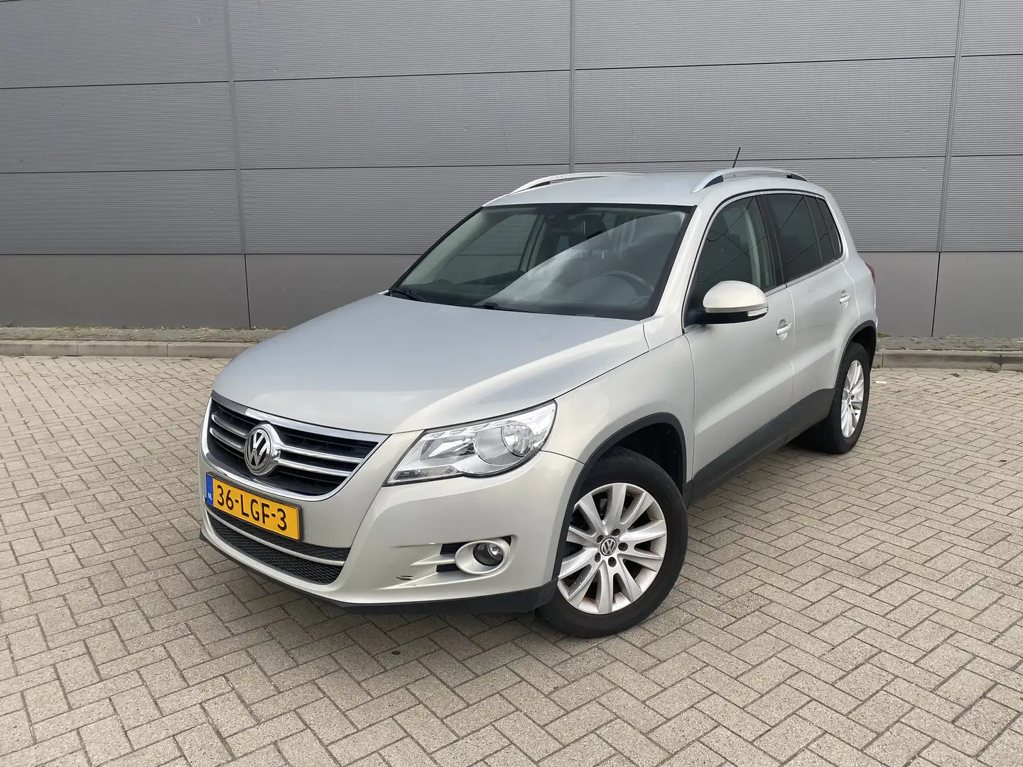 Volkswagen Tiguan 1.4 TSI Sport&Style Grijs - 1