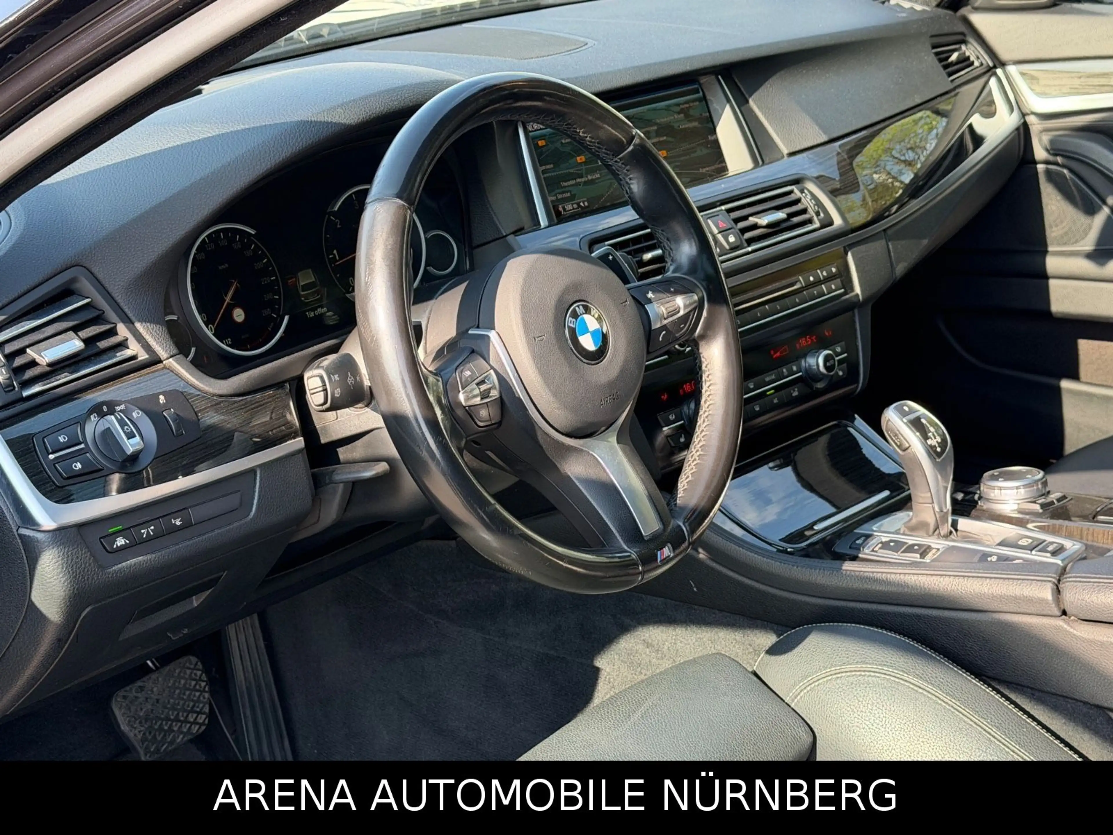 BMW 525 d Touring M-Paket*xDrive*Panorama*Leder* — photo 6
